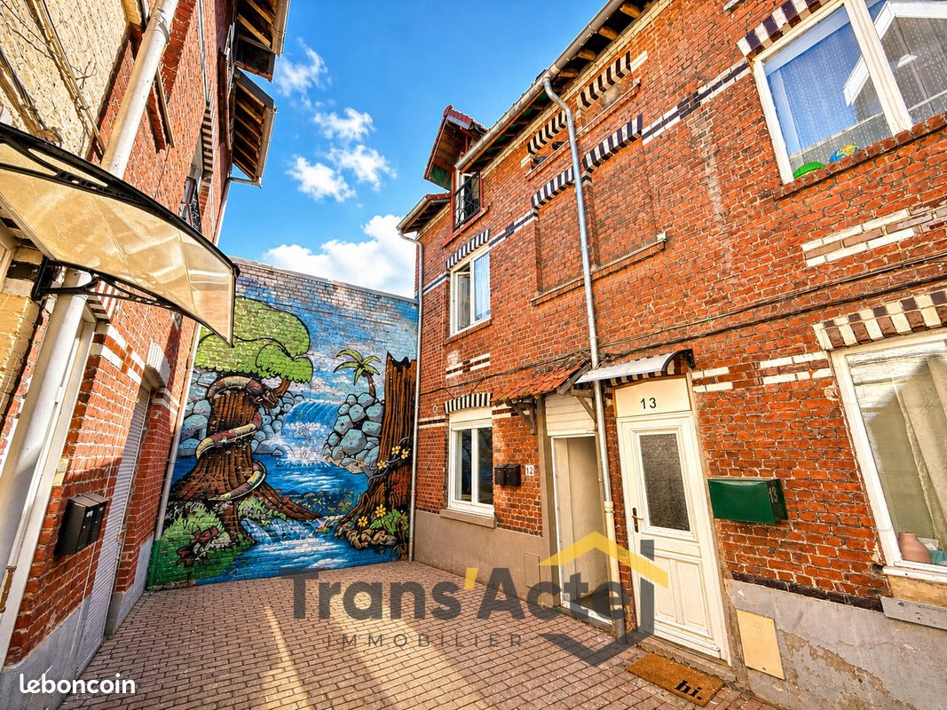 Immeuble 62 m² Lille (image 1)