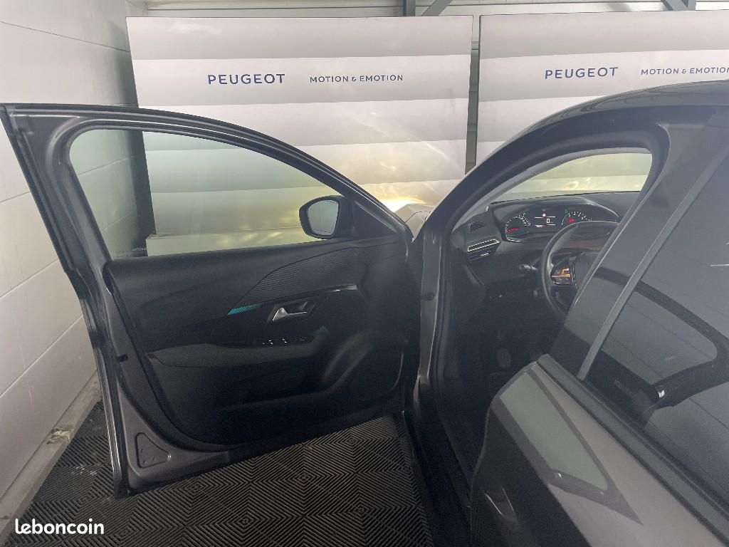 Peugeot 208 PURETECH 100 S&S BVM6 STYLE (image 18)