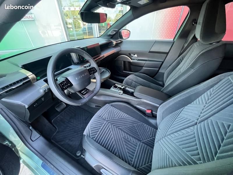 Lancia Ypsilon 1.2 Ibrida 110ch LX eDCT6 (image 12)