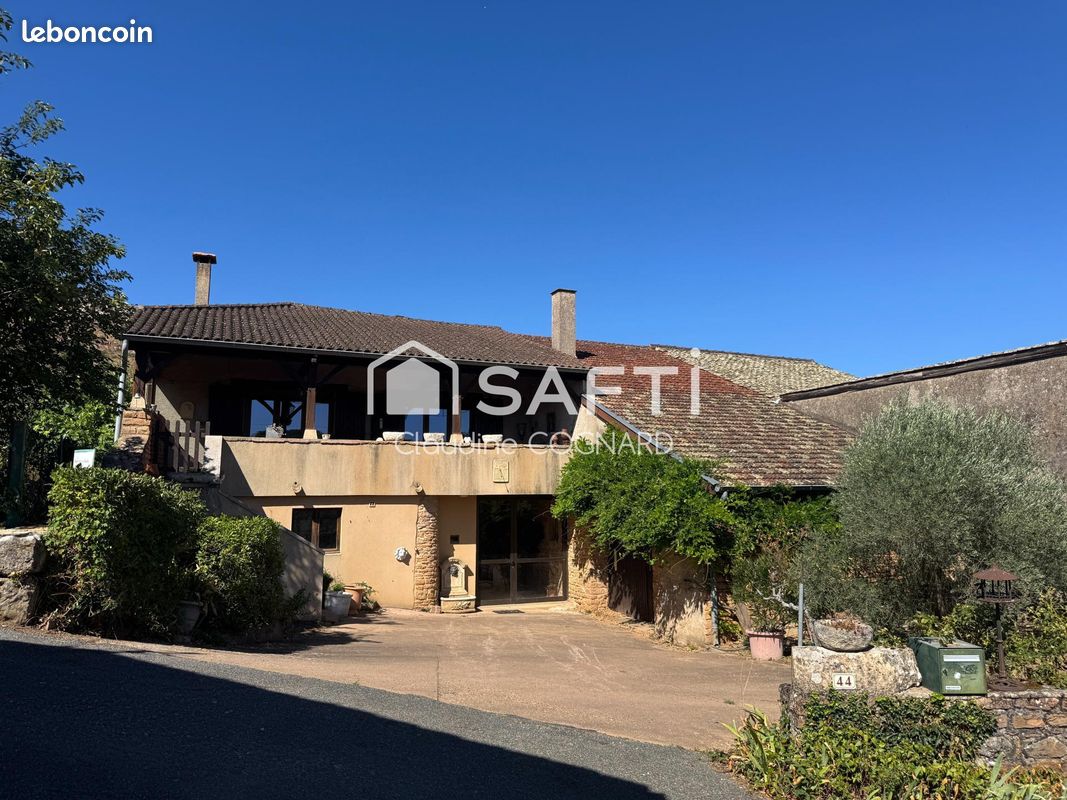 Maison 8 pièces 207 m² · à Vergisson · 207 m² · 289 000 €