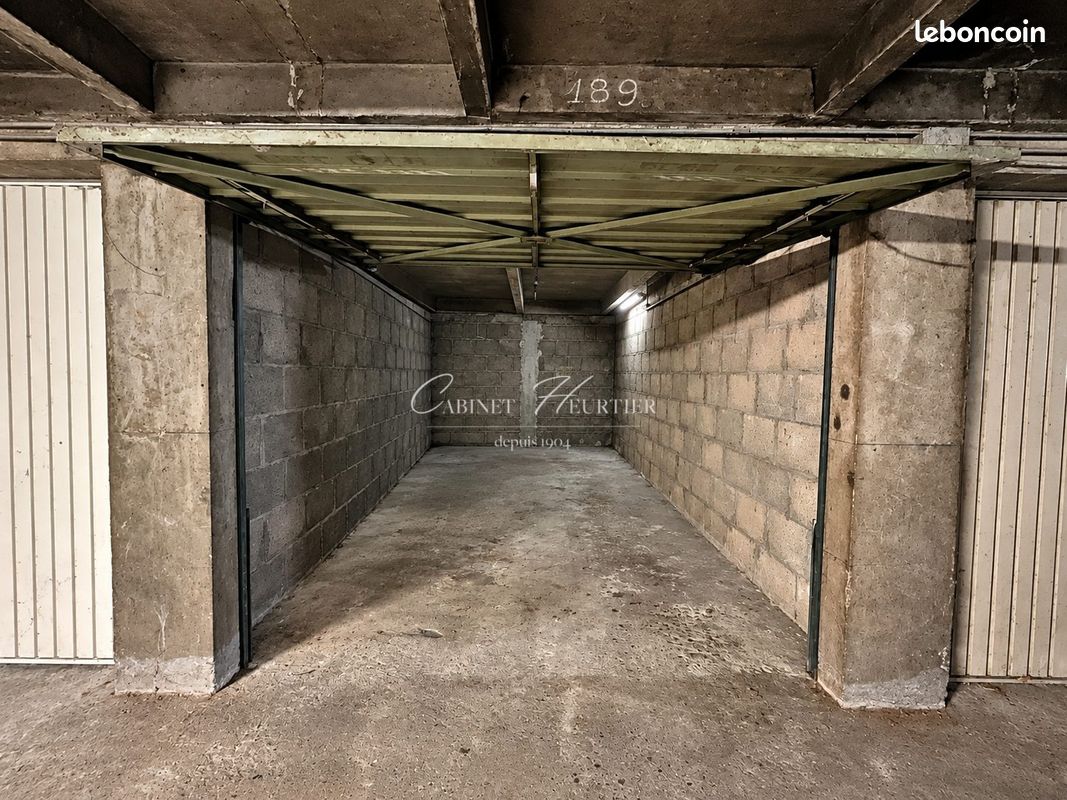 Parking 16 m² · à Grenoble · 16 m² · 12 000 €