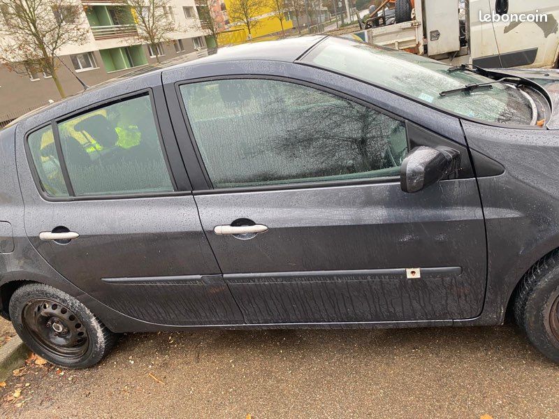Voiture clio 3 (image 3)