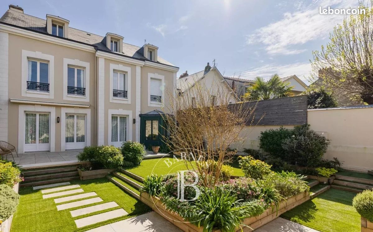 Maison 8 pièces 340 m² · à Nantes · 340 m² · 1 735 000 €