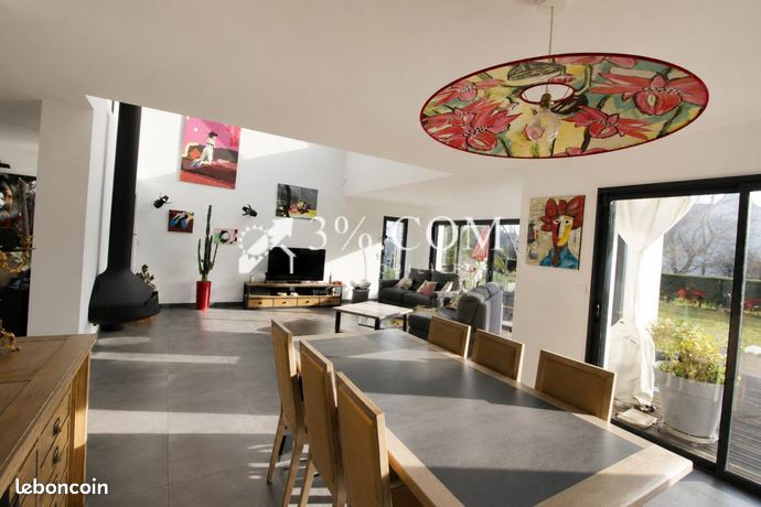 Maison 7 pièces 225 m²