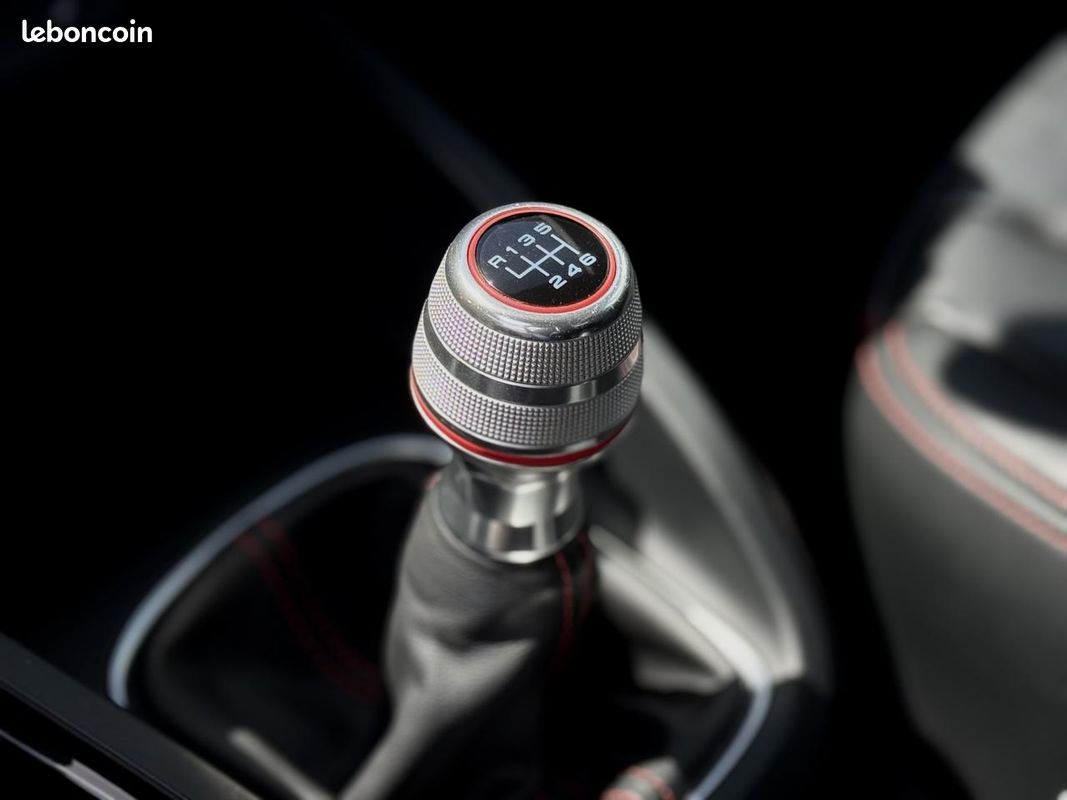 AUDI A1 Quattro 2.0 TFSI 256cv (image 27)