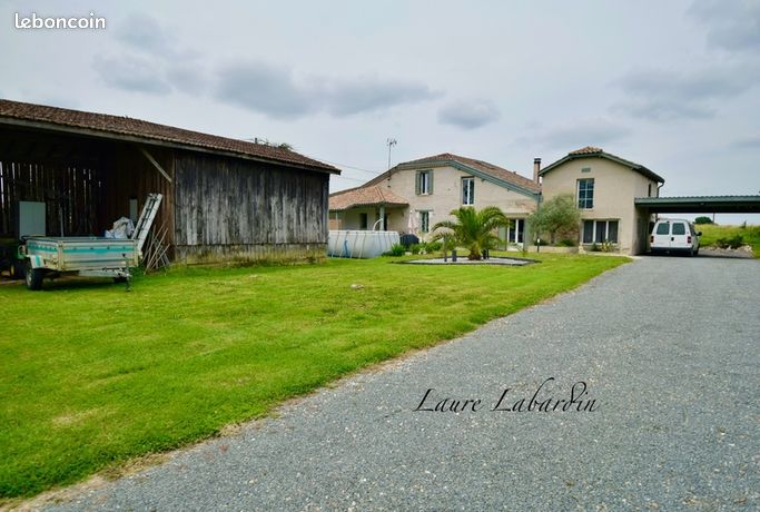 Maison 9 pièces 300 m²