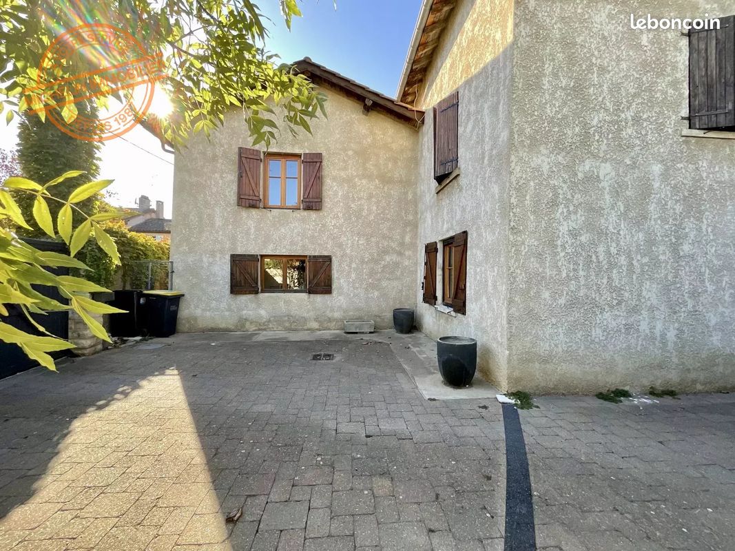 Maison 6 pièces 253 m² · à Fareins · 253 m² · 540 000 €