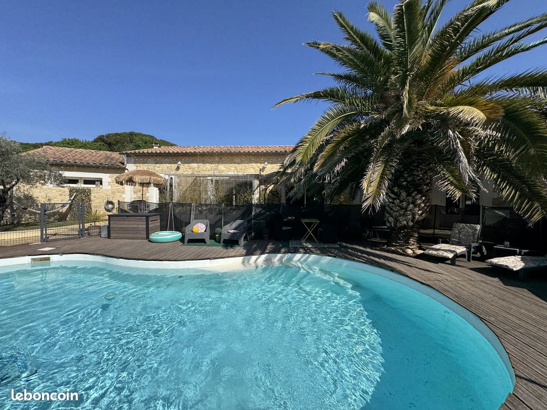 Maison 6 pièces 162 m² · à Laudun-l'Ardoise · 162 m² · 427 000 €