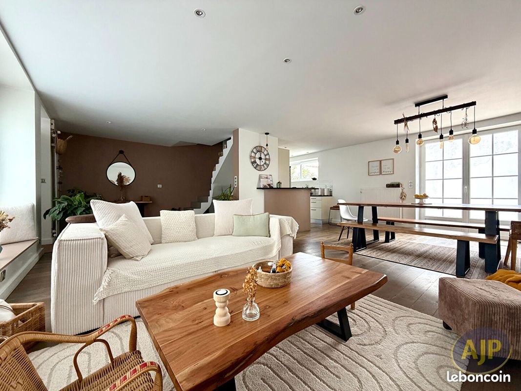 Maison 6 pièces 158 m² · à Sainte-Pazanne · 158 m² · 336 000 €