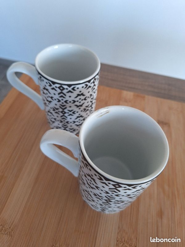 Mugs (image 3)