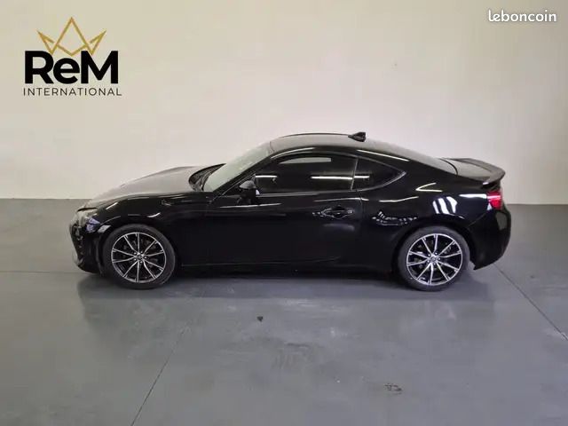 Toyota GT86 2.0 Restyling | 200 ch BVA Restylée Full Black Carnet d'entretien Non-fumeur Propulsion (image 5)