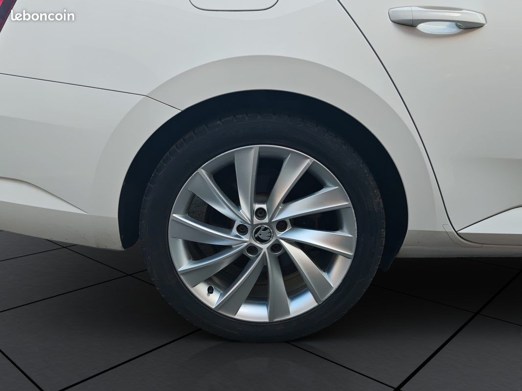 Skoda superb iii combi 2.0 tdi 150 style dsg7 (image 9)