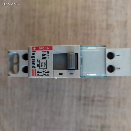 Télérupteur Legrand 16A Bipolaire 04016 – Parfait Pour L’électricité Maison