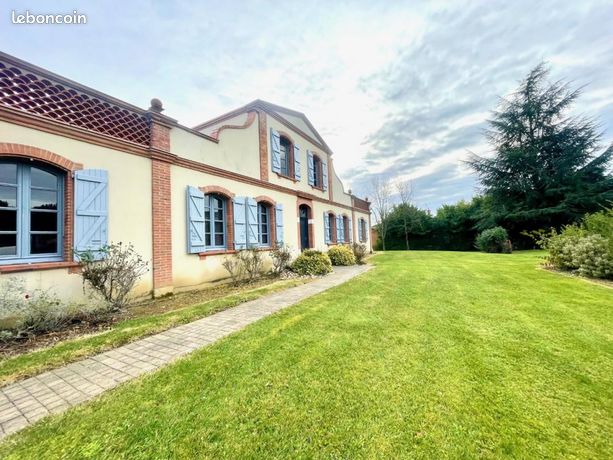 Maison 6 pièces 240 m²