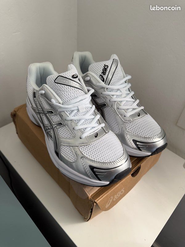 ASICS GEL-1130 Blanches – Taille 44 (image 1)
