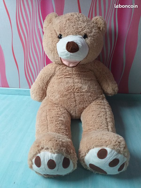 Gros ours en peluche (image 3)