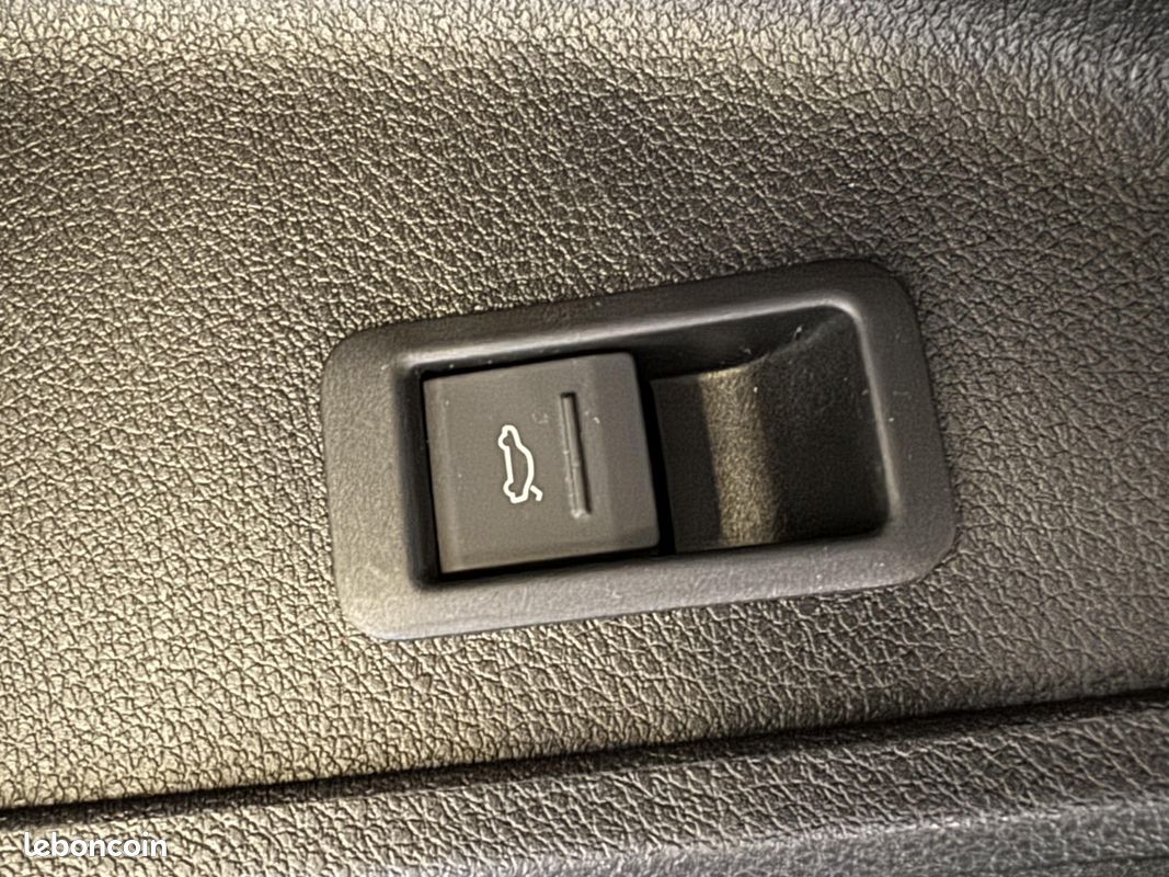AUDI Q3 35 TFSI 150 ch S tronic 7 S line (image 13)