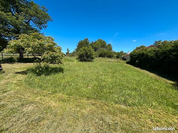 Terrain 1 724 m² La Sauniere