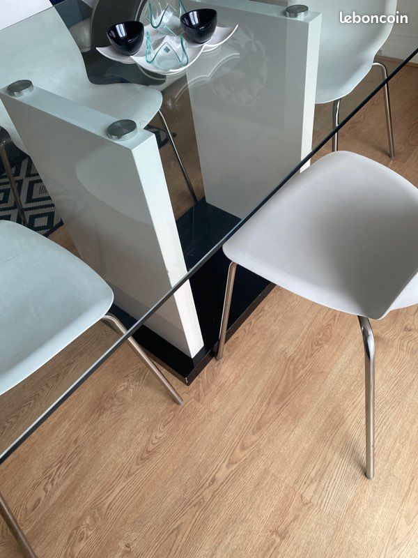 Table en verre (image 2)
