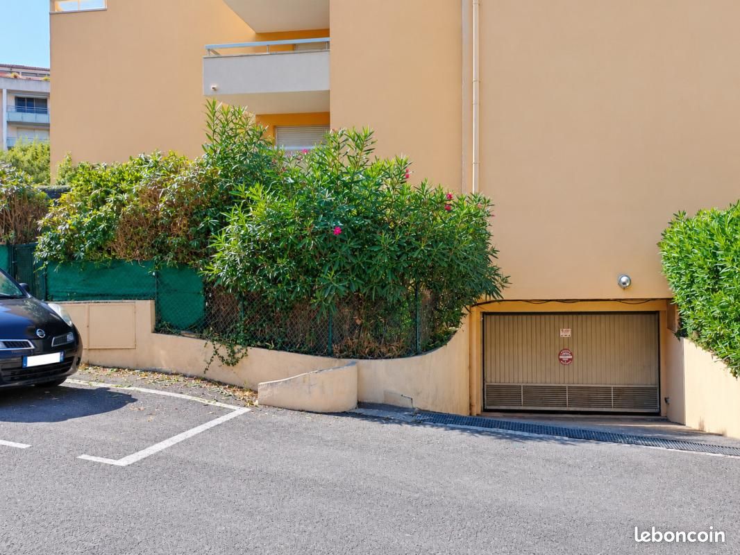 Garage/box Vence · 30 000 €