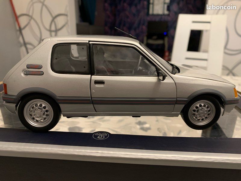 Norev 1/18 Peugeot 205 Gti 1.6 (image 4)