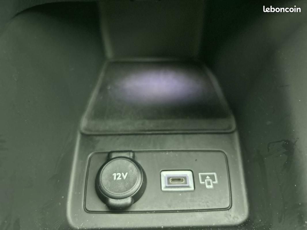 Peugeot 408 PHEV 225 e-EAT8 - Allure Pack (image 21)