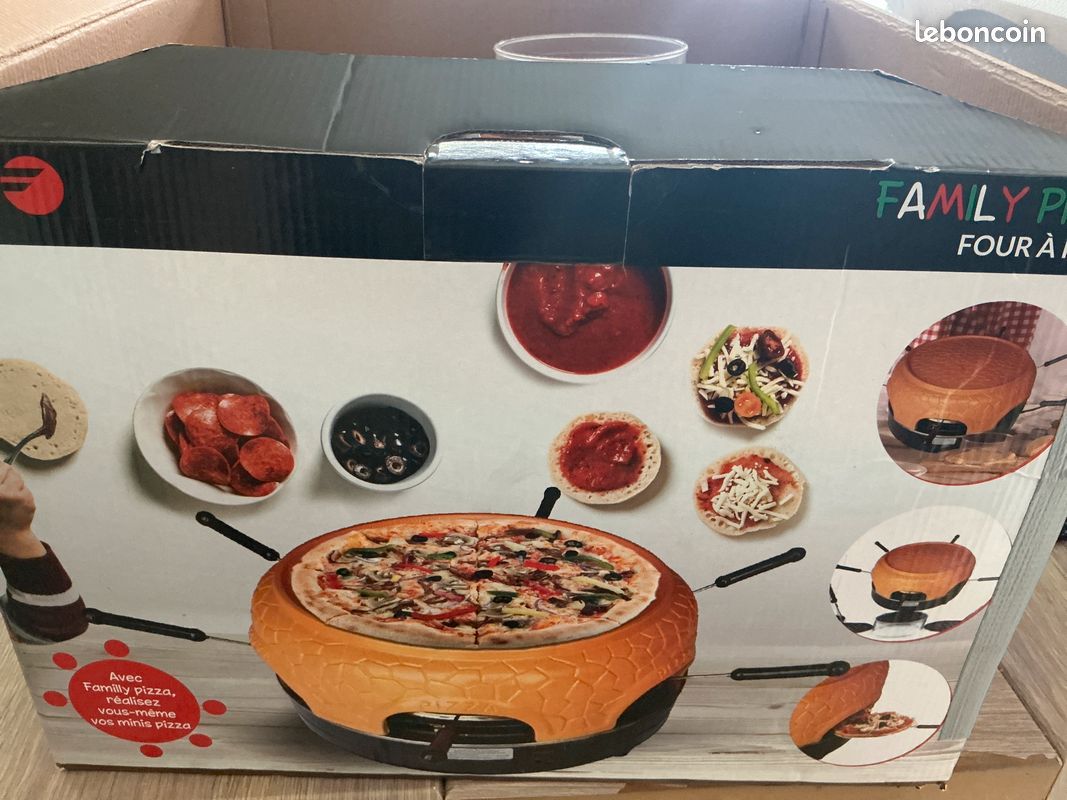 Family pizza (image 1)