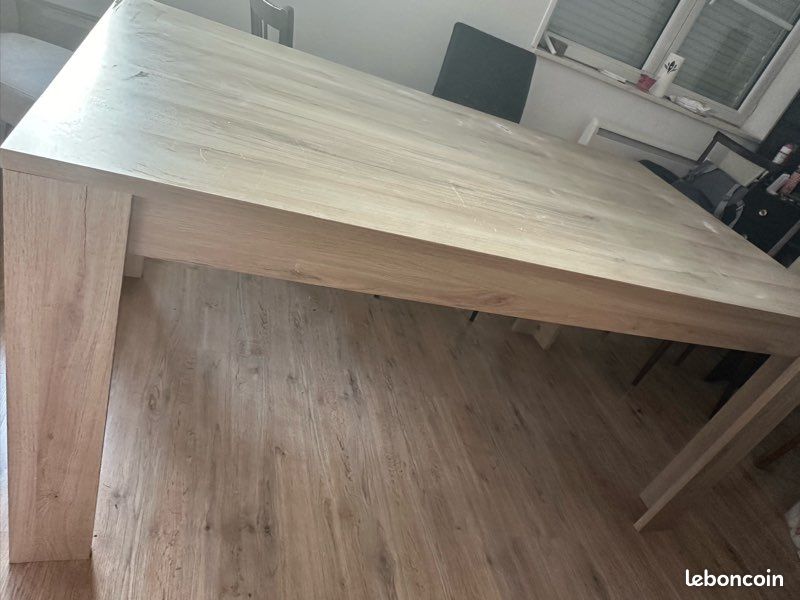 Table à manger (image 1)
