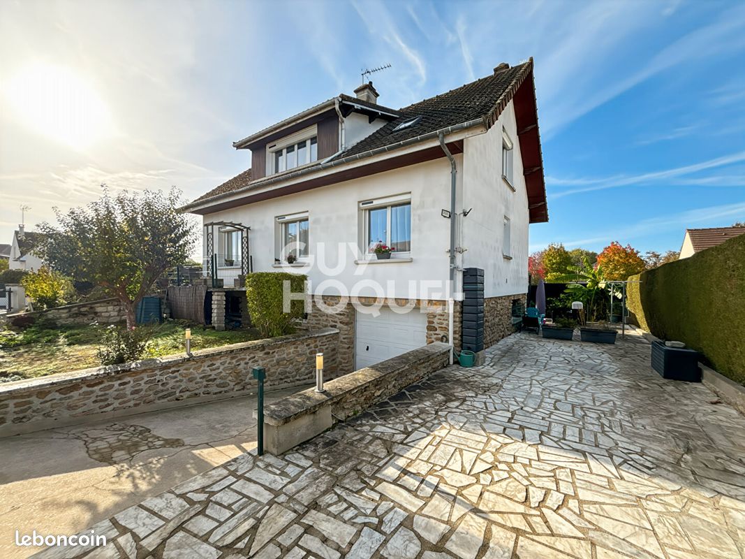 Maison 8 pièces 177 m² · à Fontenay-Trésigny · 177 m² · 399 000 €