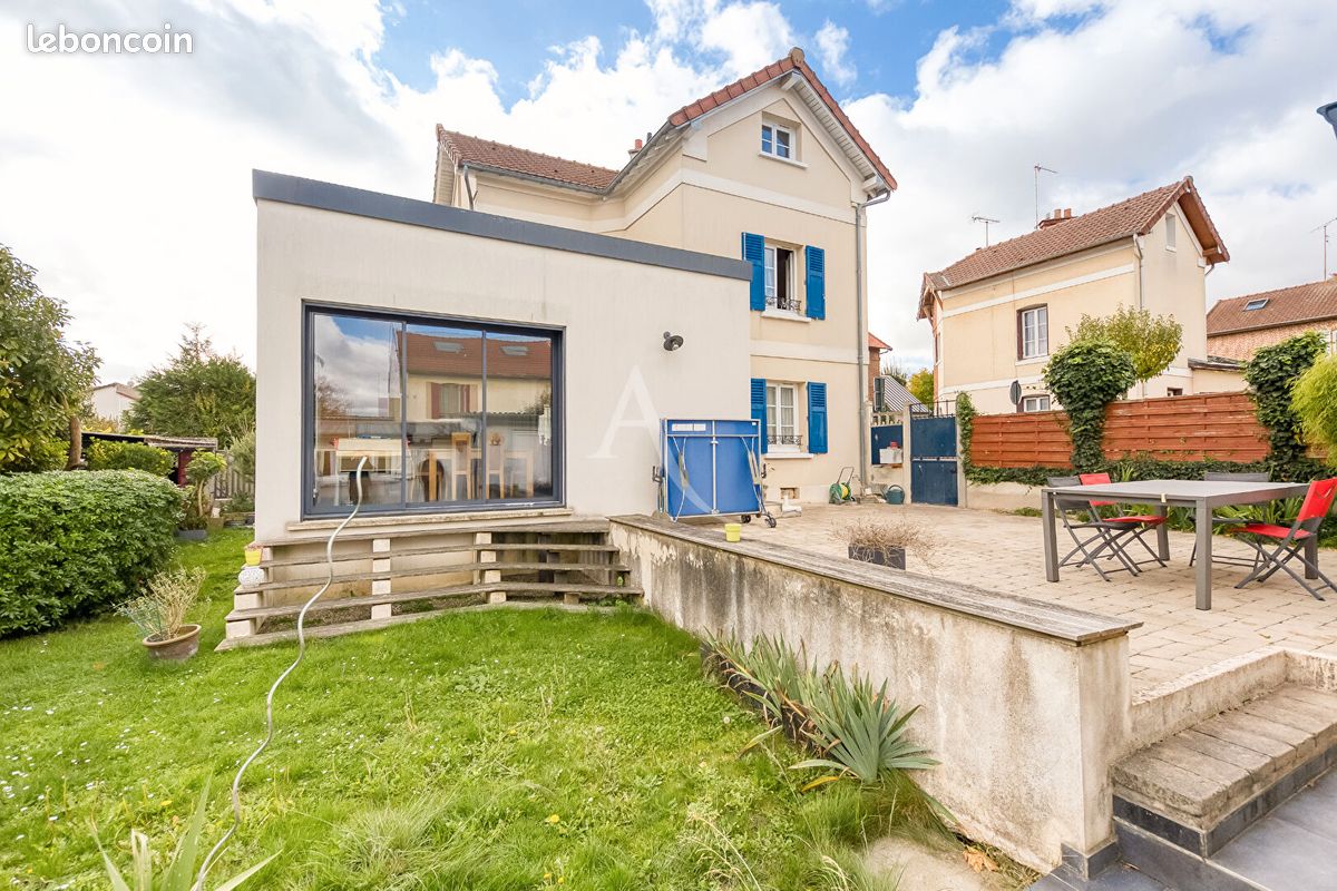 Maison 6 pièces 138 m² · à Noisiel · 138 m² · 449 000 €