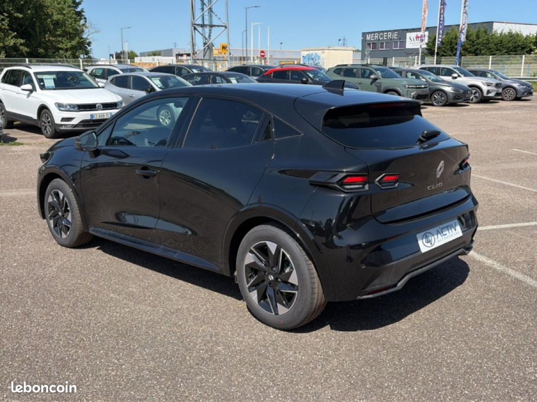 RENAULT CLIO VI 1.2 tce 115 techno edc (image 7)