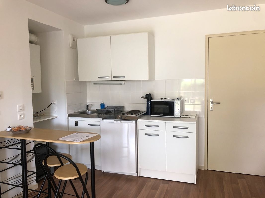 Location appartement F2 - Poitiers 86000 (image principale 0)