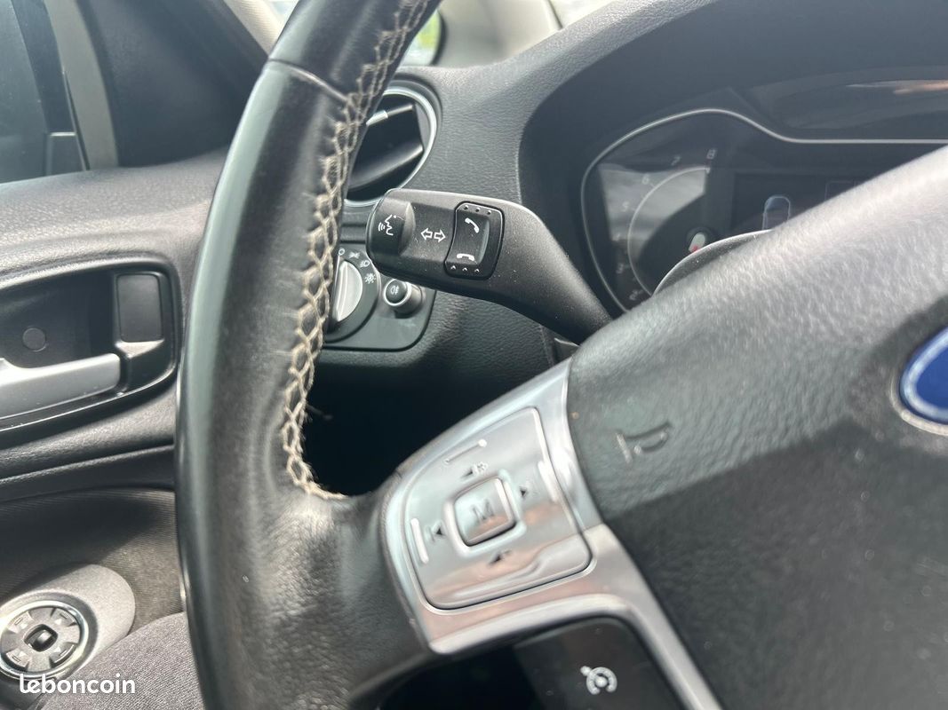 FORD S-MAX Titanium (03.2010->) (image 19)