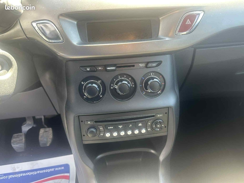Citroën C3 PureTech 82 Confort (image 10)