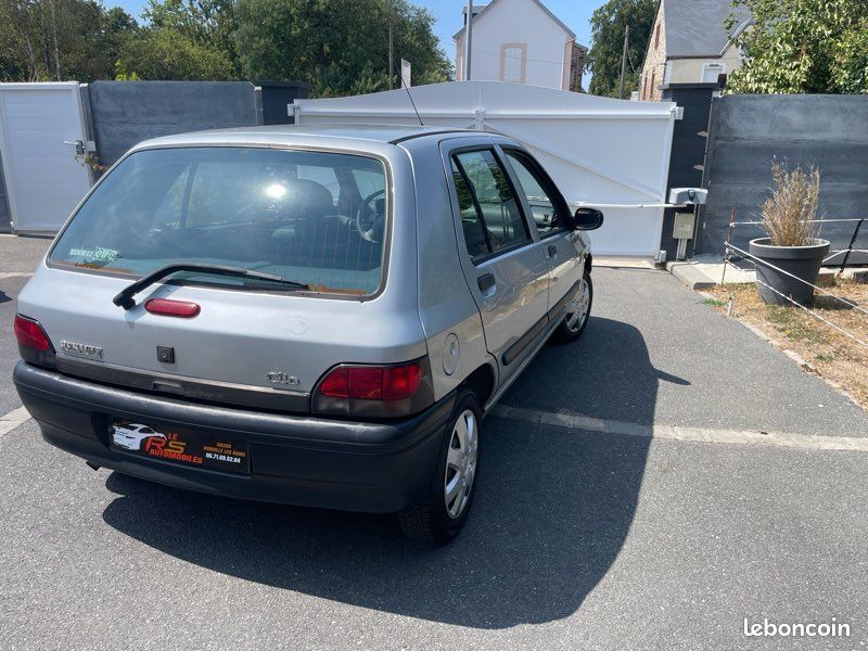 Renault Clio 1.2i Chipie 5 portes (image 3)