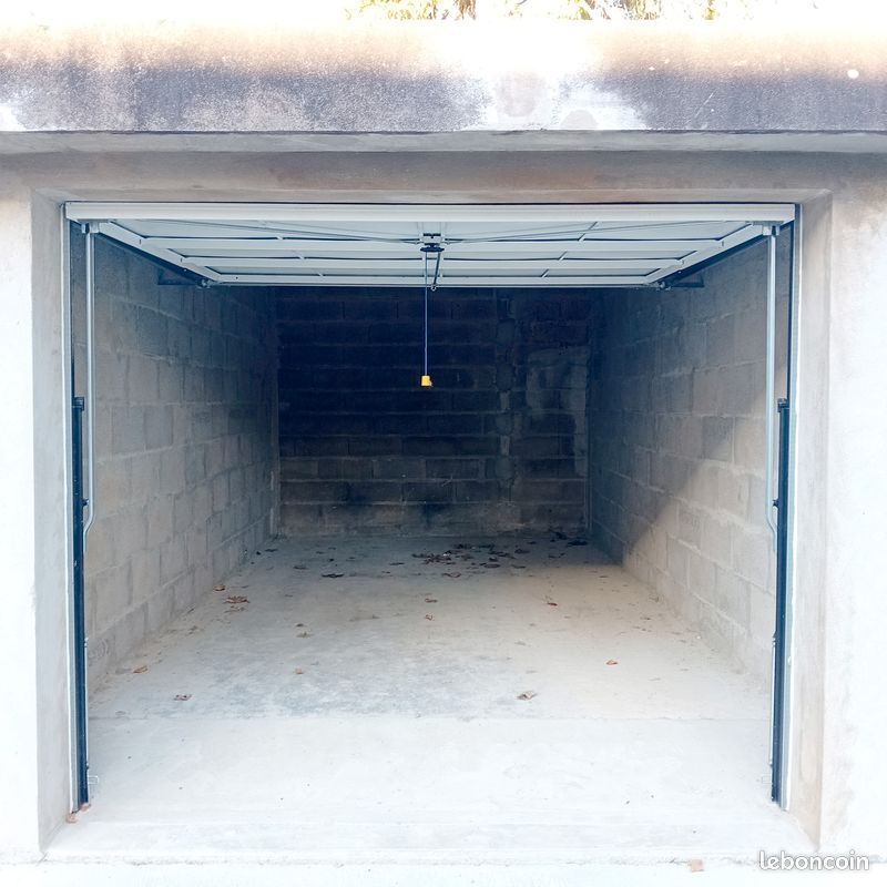 Location garage box sécurisé - Nantes · 140 €