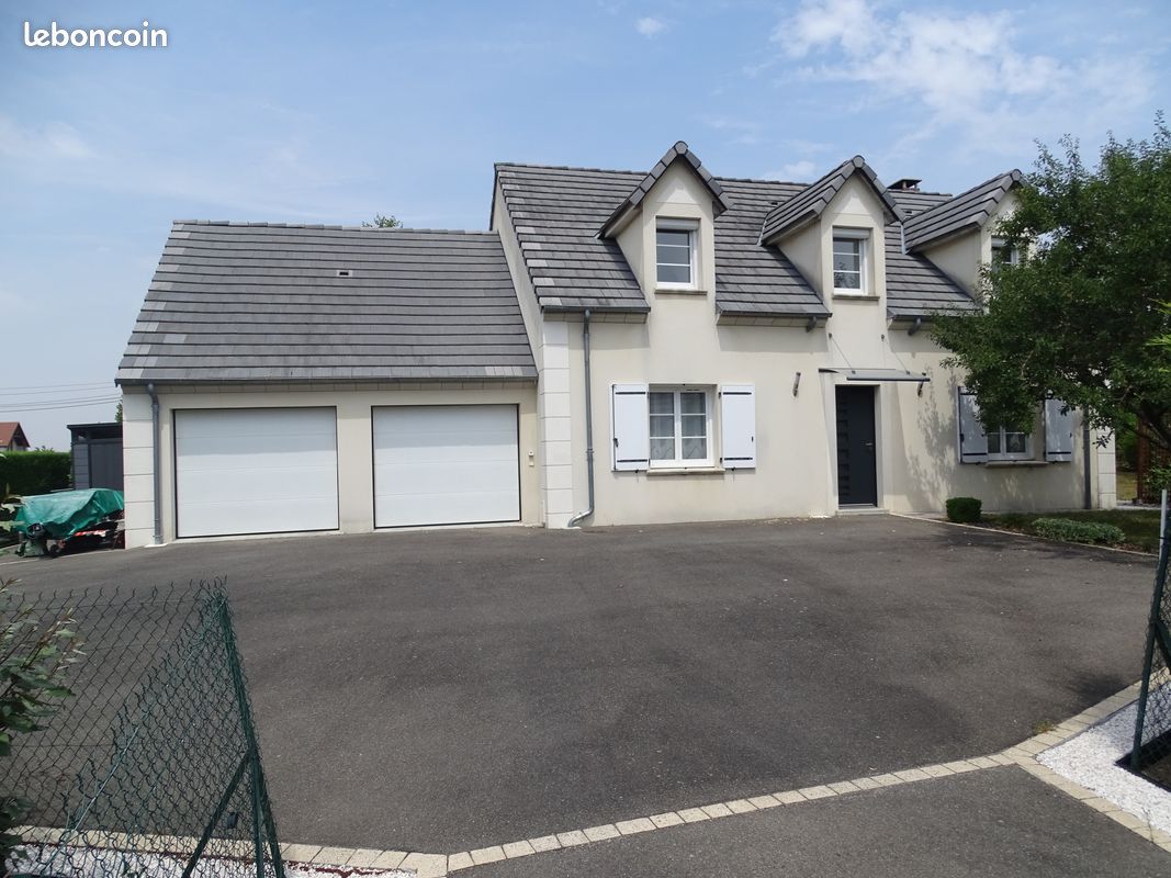 Maison 8 pièces 150 m² · à Donnery · 150 m² · 365 000 €