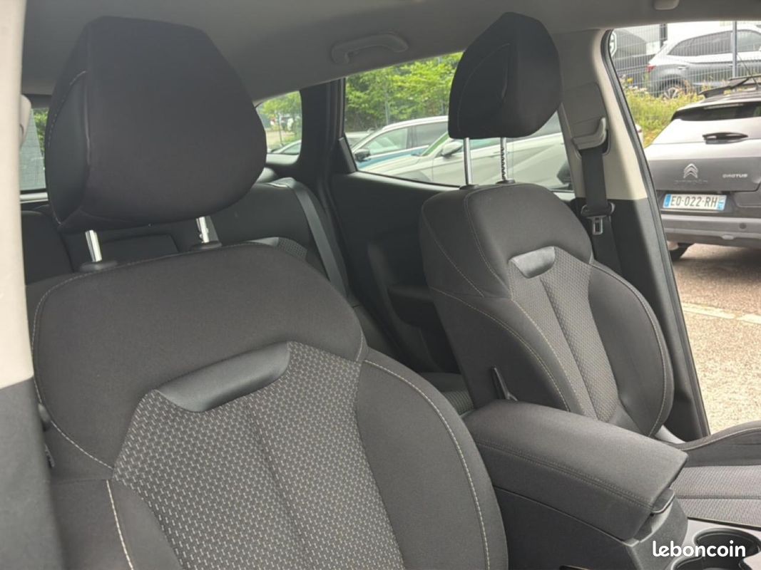 RENAULT KADJAR 1.3 tce 140 fap evolution edc (image 17)