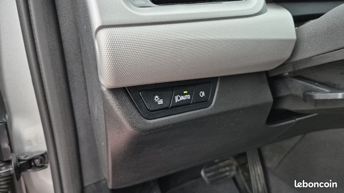 Bmw x1 u11 sdrive 18i 136ch dkg7 business design (image 21)