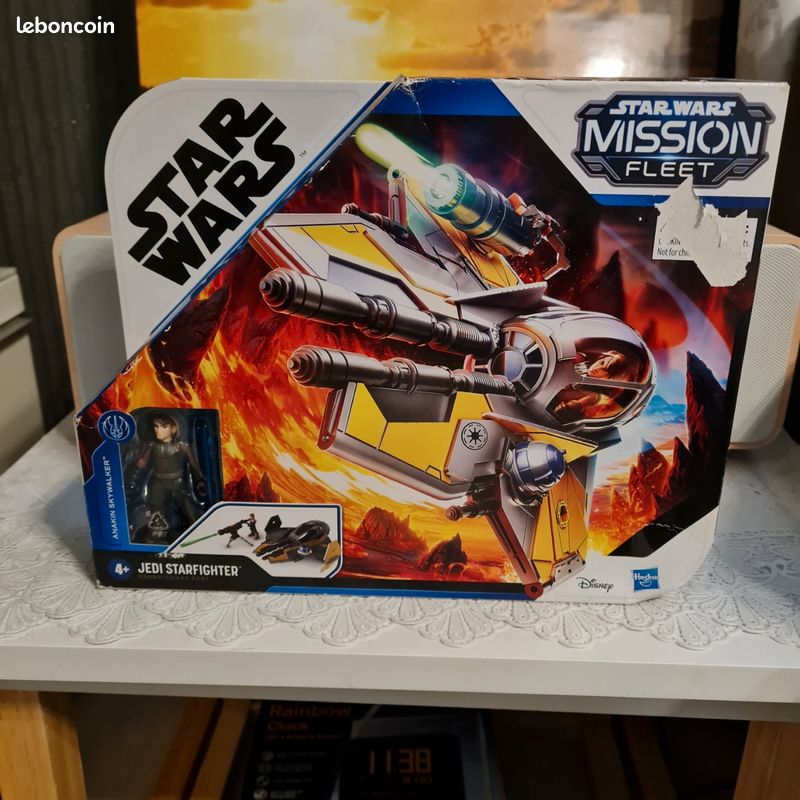 NEUF Star Wars Anakin Skywalker Jedi Starfighter 2020 Mission (image 1)