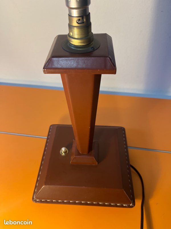Lampe de bureau gainé de cuir marron (image 8)