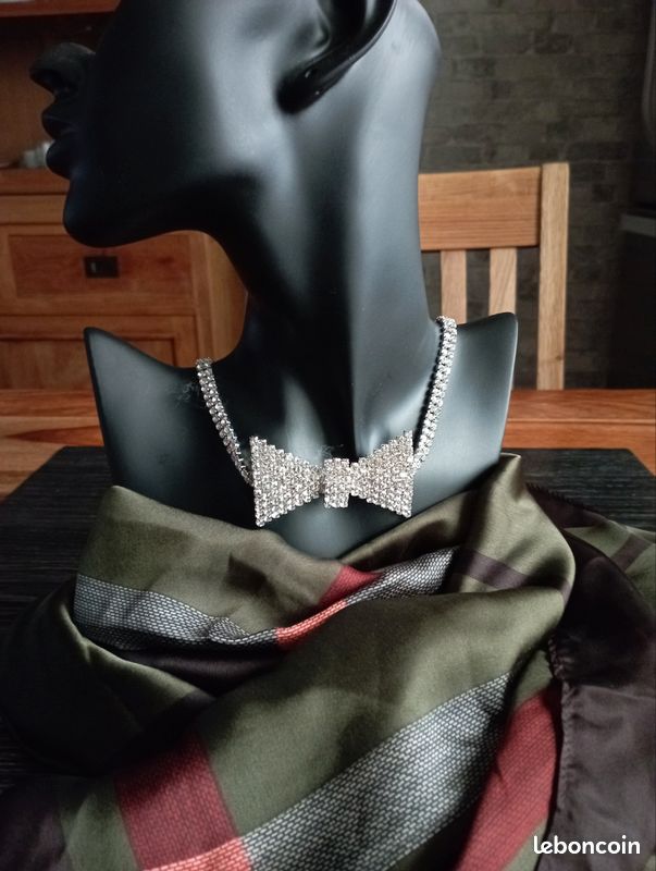 Idée cadeau 🎁Lot collier noeud papillon et d'un bracelet en strass (image 3)