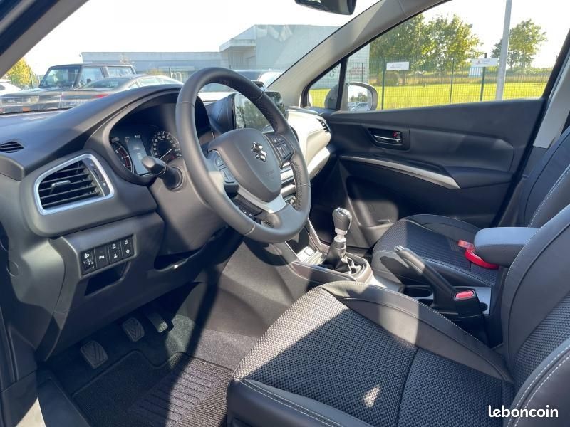 Suzuki S-Cross 1.4 Boosterjet Hybrid 110ch Style MY25 (image 15)