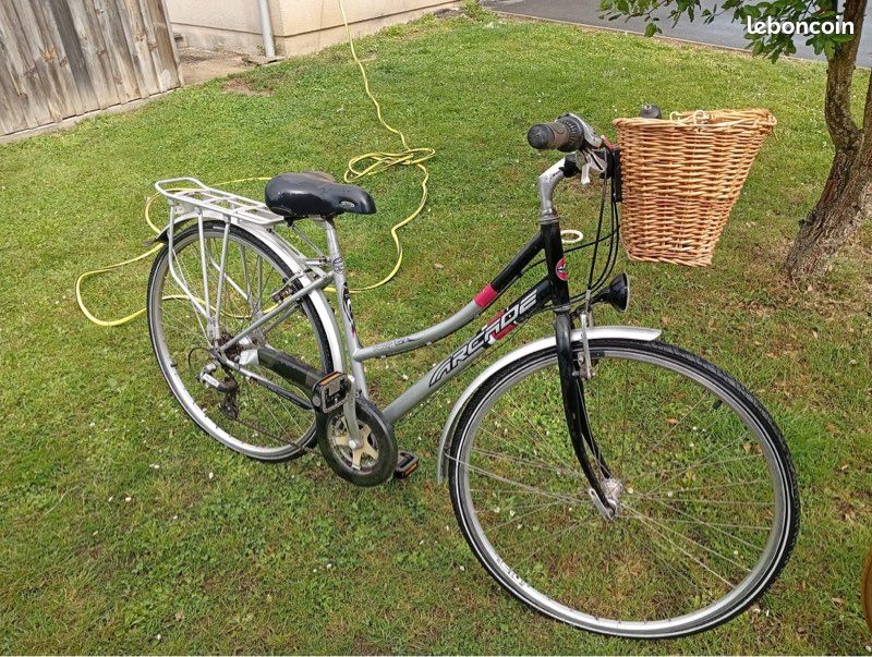 Vélo de ville Arcade (image 1)