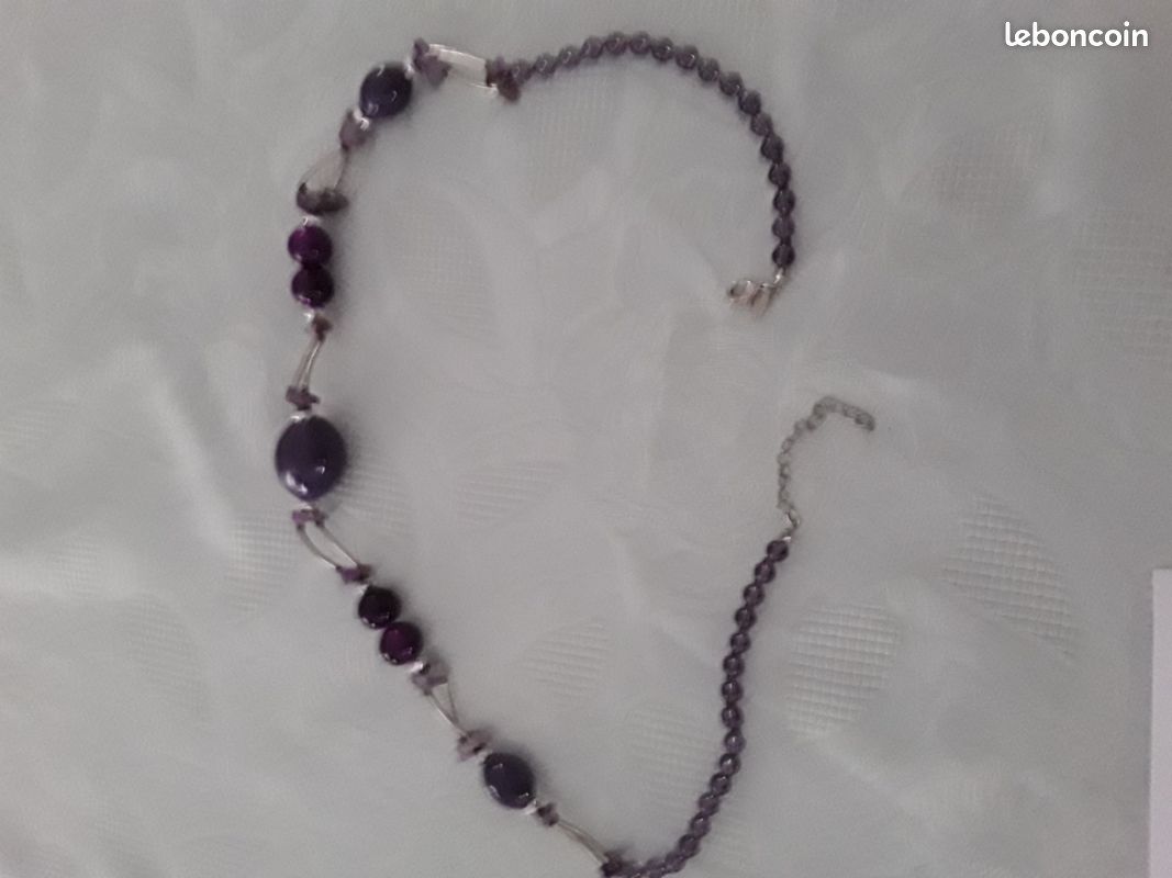 Collier (image 1)