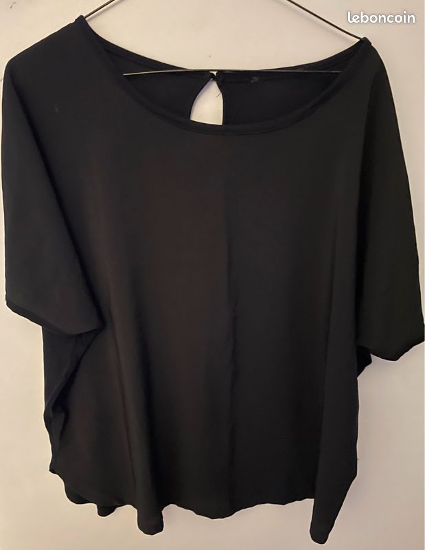 Haut noir manches 3/4 chauves-souris (image 2)