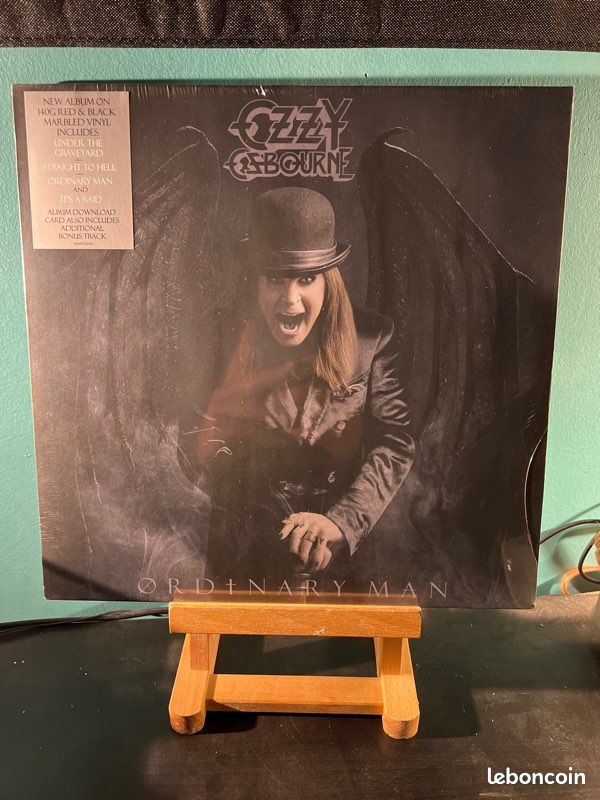 Ozzy Osbourne, Ordinary Man Red/Black Marbled 666ex vinyle (image 1)