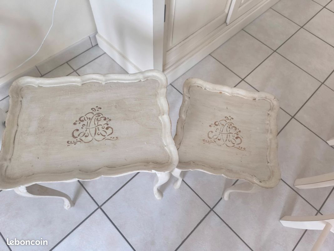 Lot de table gigogne (image 1)