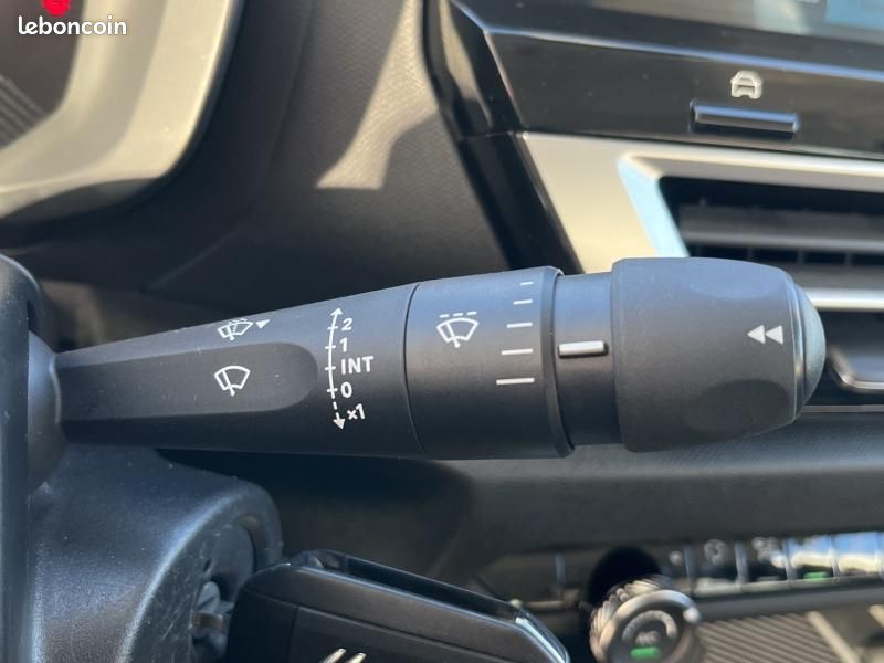 Citroen C4 PureTech 100 Live (image 13)