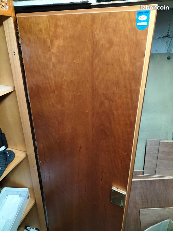 Armoire garde robe en meurisier massif (image 1)